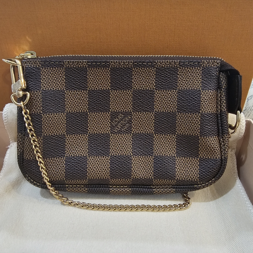Louis Vuitton Wristlet